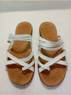 B.O.C Womens Alisha White Strappy Sandals Floral Footbed Casual Style Size 9